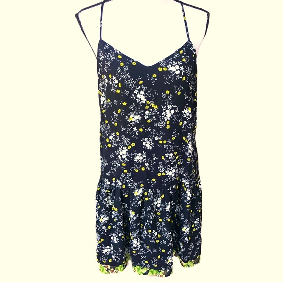 Vera Wang Princess Dress - Picture 4 of 9